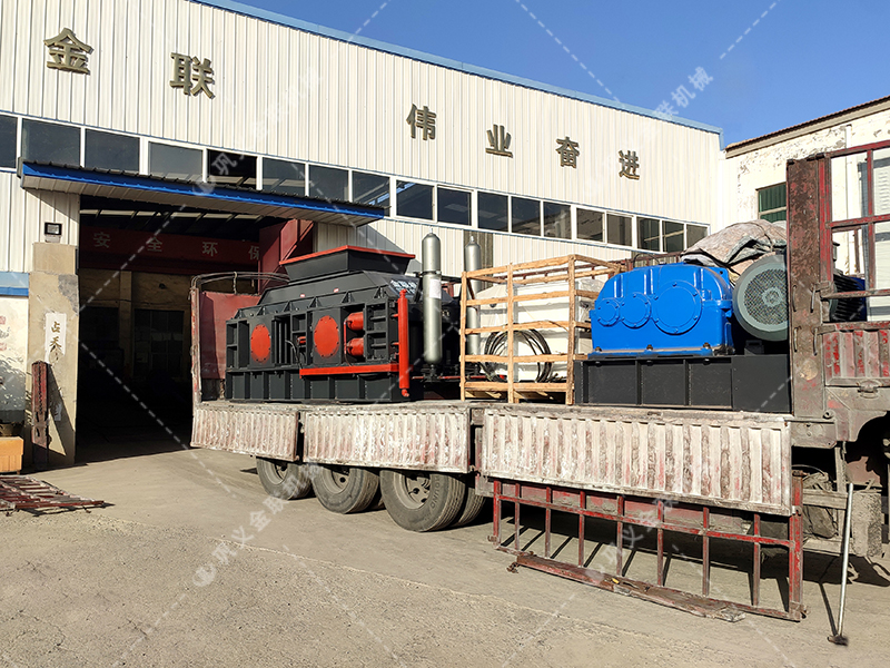 2PGY1500x1000型液壓對輥破碎機發往云南昆明 2PGY1500x1000型液壓對輥破碎機發往云南昆明
