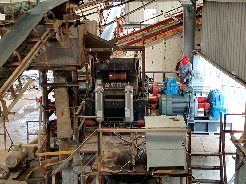 時產100噸和200噸的石灰石生產線，選擇的液壓對輥制砂機有何不同？