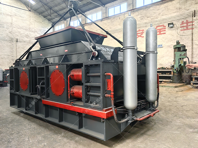 時產100噸和200噸的石灰石生產線，選擇的液壓對輥制砂機有何不同？